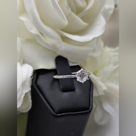 ♥️ MIA ENGAGEMENT STERLING SILVER RING - Picture 7 of 7
